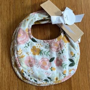 Muslin Mustard Floral Bib Set